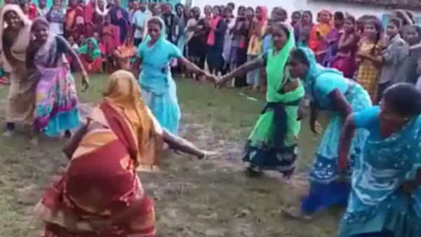 Women Kabaddi: మేం ఎవరికన్నా తక్కువా? చీరకట్టులో కబడ్డీ ఆడి అదరగొట్టిన మహిళలు
