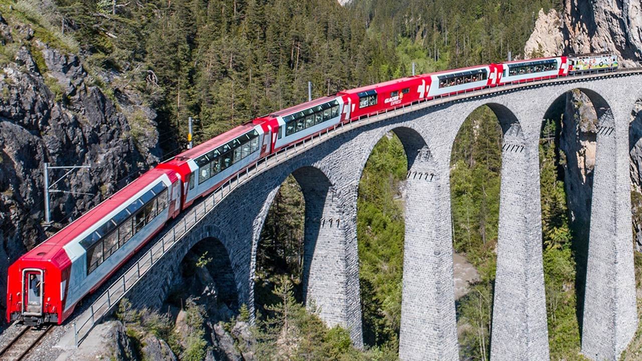 Longest Train: 100 బోగీలు, 1.9 కిలో మీటర్ల పొడవు.. ఎన్నో విశేషాలకు నెలవు ఈ బాహుబలి రైలు..