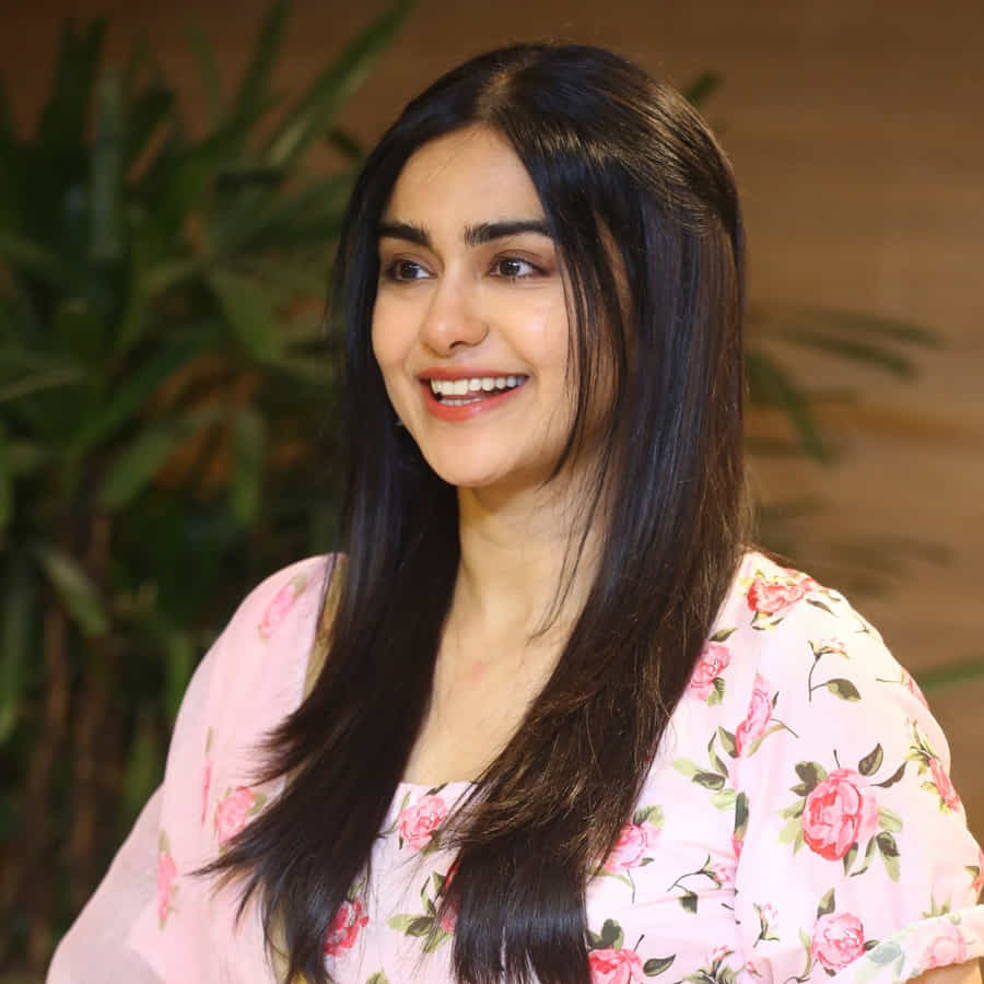 డైనమిక్ డైరెక్టర్ పూరిజగన్నాథ్ దర్శకత్వంలో వచ్చిన హార్ట్ ఎటాక్ సినిమాతో తెలుగు ప్రేక్షకులకు పరిచయం అయ్యింది ముద్దుగుమ్మ అదాశర్మ(Adah Sharma). తొలి సినిమాలో తన అందం, అభినయంతో కట్టిపడేసింది ఈ వయ్యారి భామ.