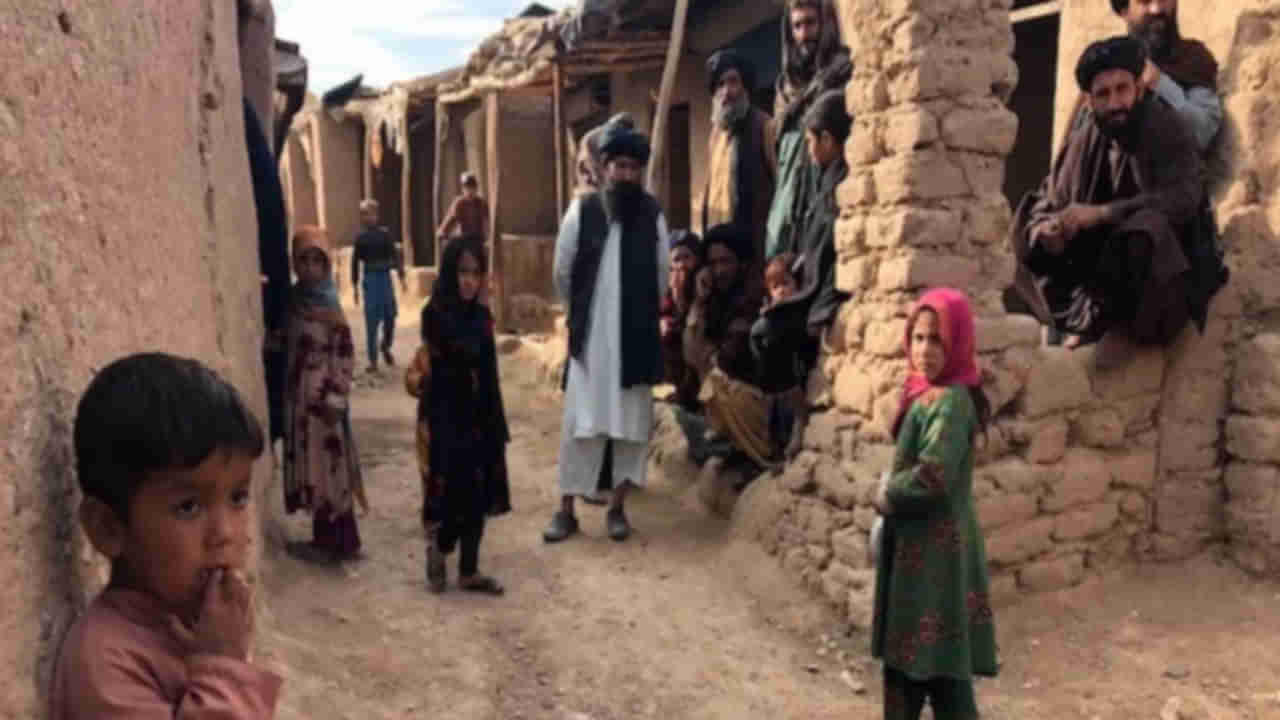 Afghanistan: తాలిబ్ పాలనలో ఆకలి కేకలు.. ఆడ పిల్లల అమ్మకాలు.. చిన్నారులకు స్లీపింగ్‌ పిల్స్‌..