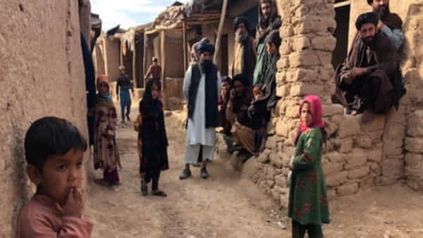 Afghanistan: తాలిబ్ పాలనలో ఆకలి కేకలు.. ఆడ పిల్లల అమ్మకాలు.. చిన్నారులకు స్లీపింగ్ పిల్స్..