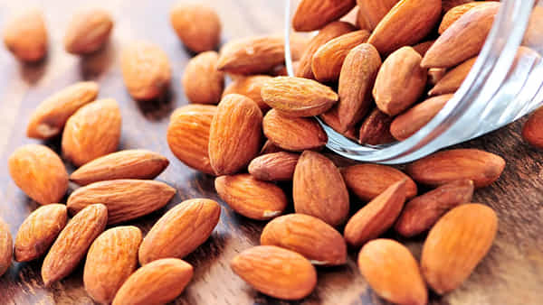 Almonds Side Effects: ఈ 4 వ్యాధులలో బాదం విషంలా పనిచేస్తుంది.. వీటిని కూడా ఇలా తినండి.. డాక్టర్లు ఏమంటున్నారంటే..