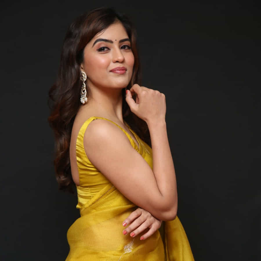 ఎనర్జిటిక్ స్టార్ రామ్ నటించిన రెడ్ సినిమాతో తెలుగు ప్రేక్షకులకు పరిచయం అయ్యింది అందాల భామ అమృత అయ్యర్..ఆ తర్వాత స్టార్ యాంకర్ ప్రదీప్ నటించిన 30 రోజుల్లో ప్రేమించడం ఎలా అనే సినిమాలో చేసింది ఈ భామ.