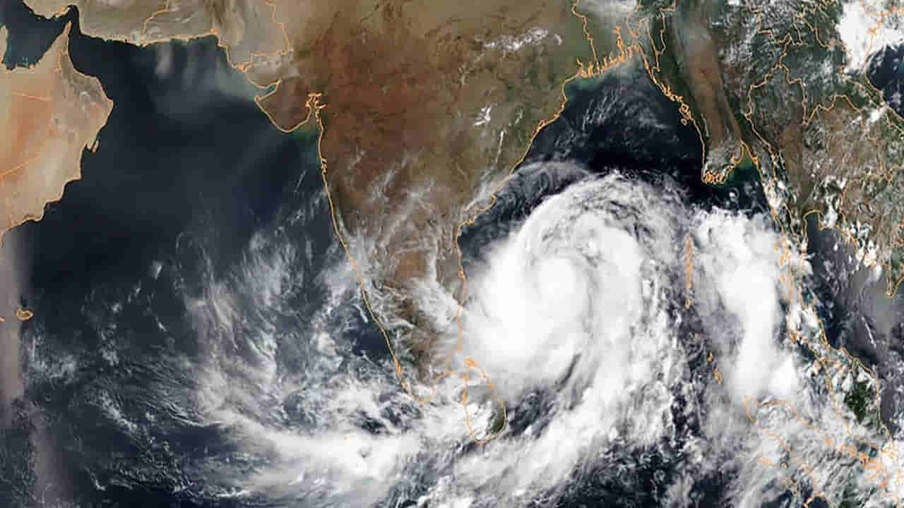 AP Weather: అల్పపీడనం ఎఫెక్ట్.. నవంబర్ 15 వరకు  రాయలసీమకు భారీ వర్షసూచన..