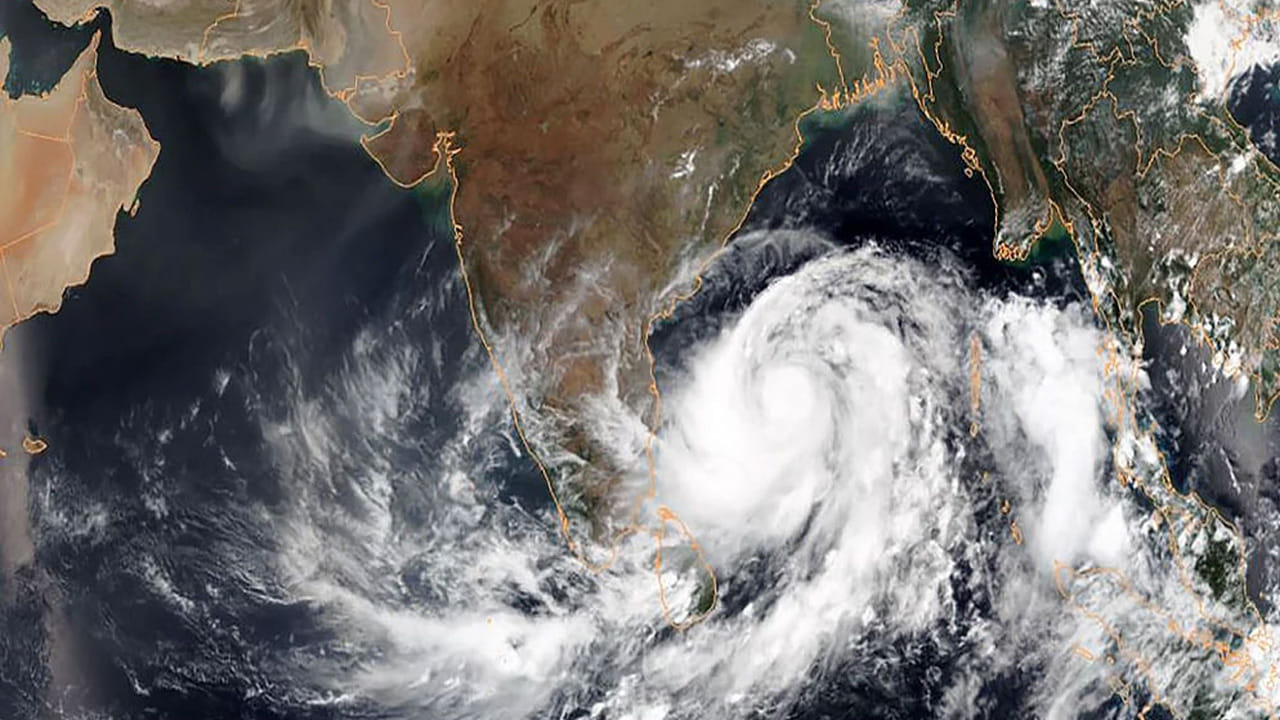 AP Weather: అల్పపీడనం ఎఫెక్ట్.. నవంబర్ 15 వరకు రాయలసీమకు భారీ వర్షసూచన..
