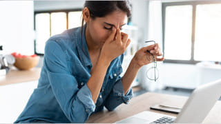 Headphones: హెడ్‌ఫోన్స్‌/ఇయర్‌ఫోన్స్‌ ఎక్కువగా వాడుతున్నారా? చెవులతో పాటు ఆ అవయవాలకూ ప్రమాదమే