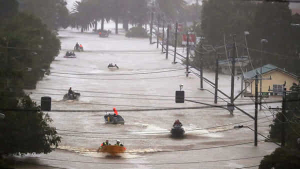 Australia Floods: భారీ వర్షాలకు అతలాకుతలం అవుతున్న ఆస్ట్రేలియా.. నిరాశ్రయలైన వేలాదిమంది..