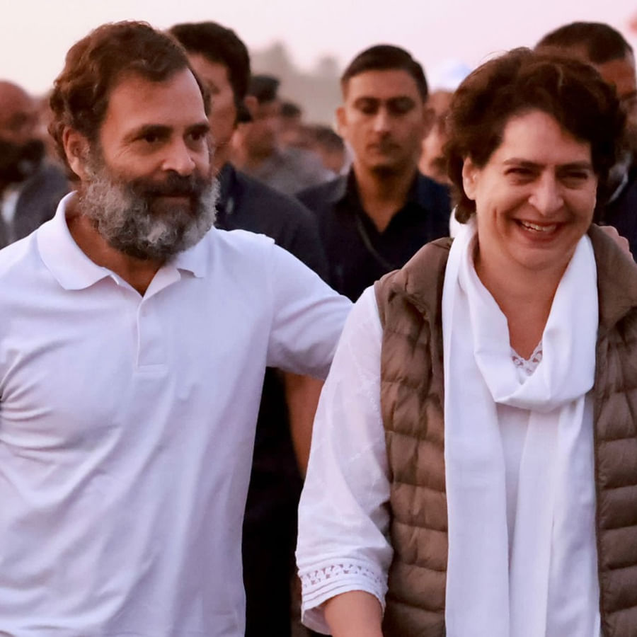 కాంగ్రెస్ అగ్రనేత రాహుల్ గాంధీ చేపట్టిన భారత్ జోడో యాత్ర మధ్యప్రదేశ్‌లో కొనసాగుతోంది. 78వ రోజు కొనసాగుతున్న యాత్రలో రాహుల్‌గాంధీతో కలిసి సోదరి ప్రియాంక గాంధీ వాద్రా అడుగులేస్తున్నారు. రాహుల్ భారత్ జోడో యాత్రలో గురువారం ఉదయం ప్రియాంక, ఆమె భర్త రాబర్ట్ వాద్రా పాల్గొన్నారు. 