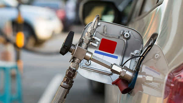 CNG-PNG Price Hike: వాహనదారులకు షాక్.. మరోసారి పెరిగిన పీఎన్జీ, సీఎన్జీ ధరలు