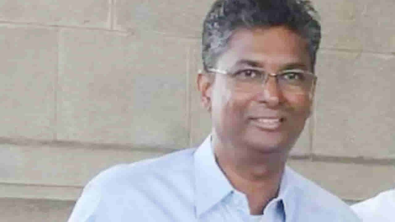 నోరు జారిన కాంగ్రెస్ సీనియర్  నేత.. హిందూ అనే పదంపై వివాదస్పద వ్యాఖ్యలు..