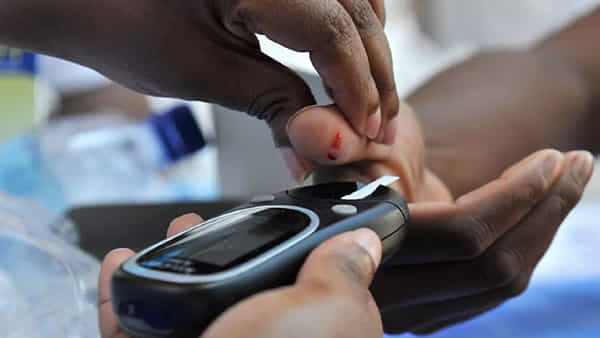Diabetes: మధుమేహన్ని నియంత్రించే సింపుల్ టిప్స్.. ఇలా చేస్తే మీ ఆరోగ్యం పై ఆందోళన అక్కర్లేదు..
