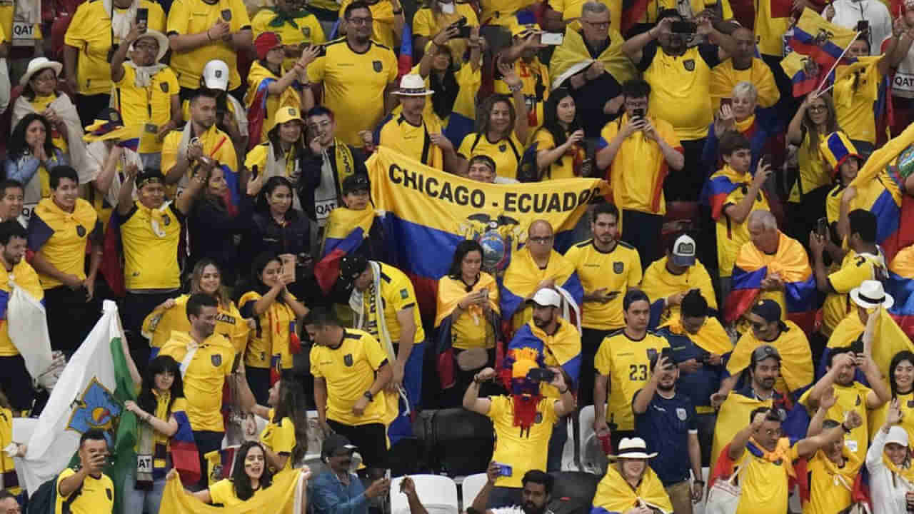 FIFA World Cup 2022: ఫీపా వరల్డ్ కప్ తొలి మ్యాచ్‌లో అరుదైన దృశ్యం.. అది కావాలంటూ అభిమానుల నినాదాలు..