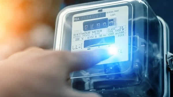 Electricity Tips: ఈ టిప్స్తో కరెంట్ బిల్లును తగ్గించుకోండిలా.. తప్పక తెలుసుకోండి..