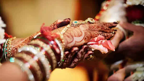 మరికొద్ది గంటల్లో పెళ్లి.. ఇంతలో సోదరితో కలిసి బ్యూటీ పార్లర్కు వెళ్లిన వరుడు.. కట్ చేస్తే!