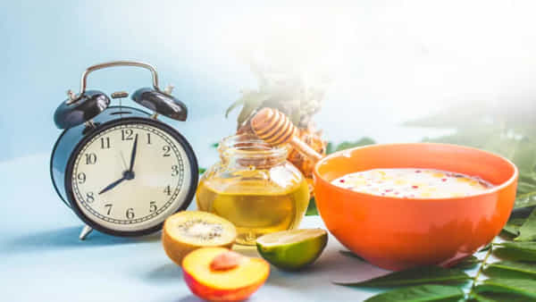 Blood Sugar: ప్రతిరోజూ 2 టీస్పూన్ల తేనె తీసుకోవడం వల్ల బ్లడ్ షుగర్, కొలెస్ట్రాల్ అదుపులోకి వస్తుందా?.. నిపుణుల ఏమంటున్నారంటే..