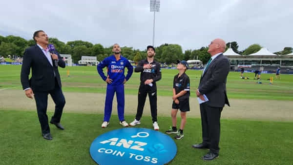 IND Vs NZ 3rd ODI: నేడు చివరి వన్డే కోసం న్యూజిలాండ్తో తలపడనున్న భారత్.. సిరీస్ను సమం చేసుకోవాలనే పట్టుదలతో బ్యాటింగ్కు దిగిన ధావన్ సేన..