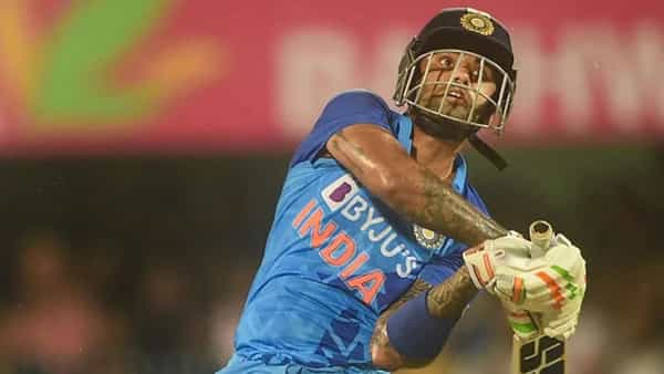 Suryakumar Yadav: 6 ఫోర్లు, 8 సిక్సులు.. 220 స్ట్రైక్రేట్తో ఊచకోత.. ఇదేం కుమ్ముడు బ్రో.. లంక బౌలర్లను కన్నీళ్లు పెట్టించావ్గా..