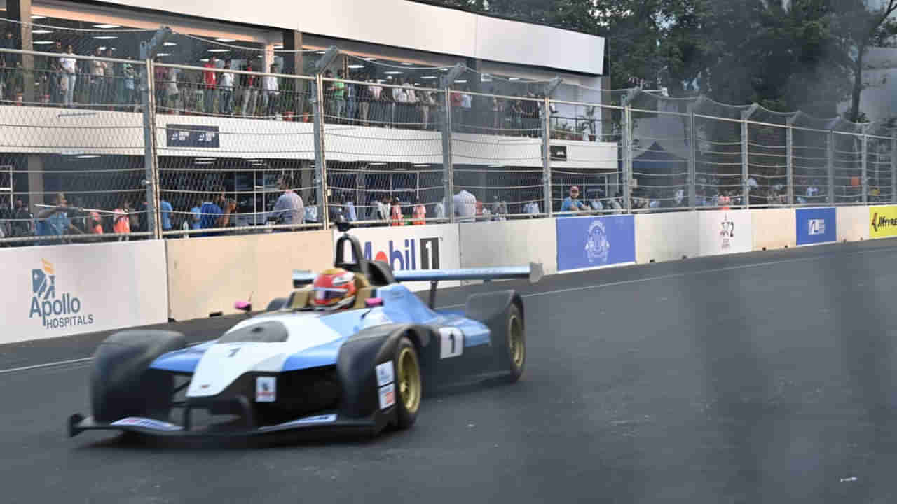 Hyderabad racing: హుస్సేన్‌సాగర్‌ తీరంలో నేడు అసలైన రేసింగ్‌ మజా.. 9 గంటలకు మొదలుకానున్న రేస్‌..