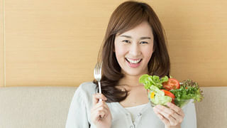 Health Tips: పాలు తాగే ముందు, తాగిన తర్వాత ఈ పదార్థాలను అస్సలు తినకండి.. అలా చేస్తే ప్రమాదమే..