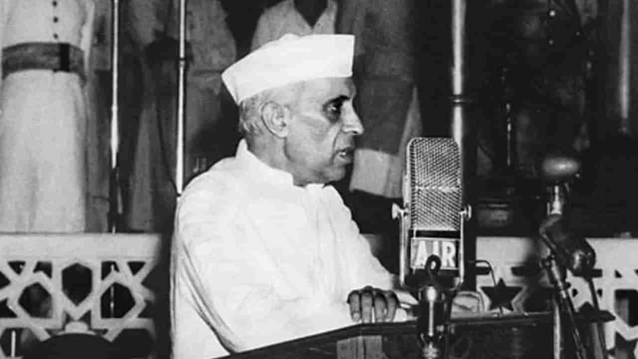 Jawaharlal Nehru: 11 సార్లు నోబెల్ శాంతి బహుమతికి నామినేట్.. 9 సార్లు జైలుకు.. ప్రథమ ప్రధాని జీవితంలో విశేషాలెన్నో..