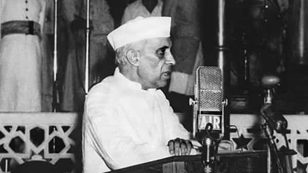 Jawaharlal Nehru: 11 సార్లు నోబెల్ శాంతి బహుమతికి నామినేట్.. 9 సార్లు జైలుకు.. ప్రథమ ప్రధాని జీవితంలో విశేషాలెన్నో..