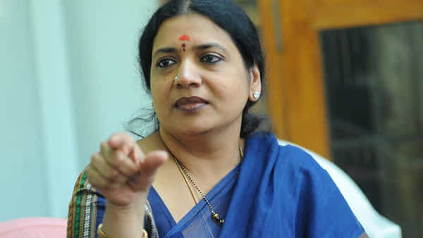 Jeevitha: జియో ఆఫర్ పేరుతో జీవితను బురిడీ కొట్టించే యత్నం.. పాపం మేనేజర్ బలైపోయాడుగా..