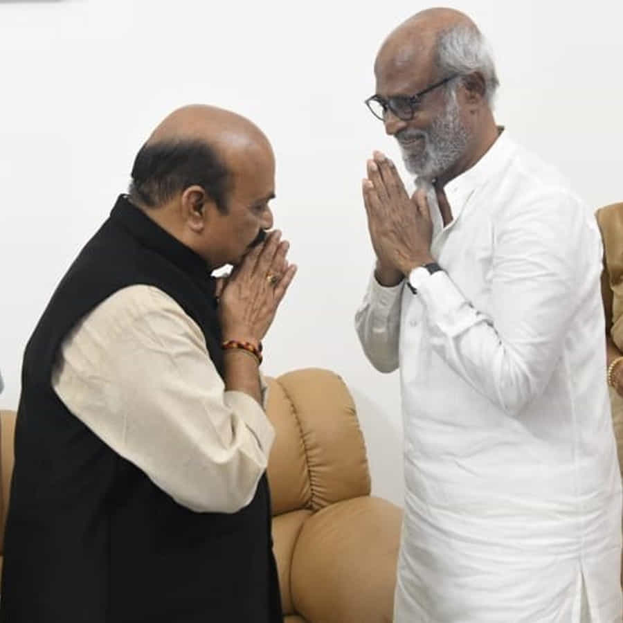 అహం అహంకారాన్ని పక్కన పెట్టి యుద్ధం చేయకుండానే రాజ్యాన్ని జయించిన వ్యక్తి పునీత్. సూపర్ స్టార్ గా.. భర్తగా.. తండ్రిగా.. స్నేహితుడిగా తనదైన ముద్ర వేశారు అంటూ