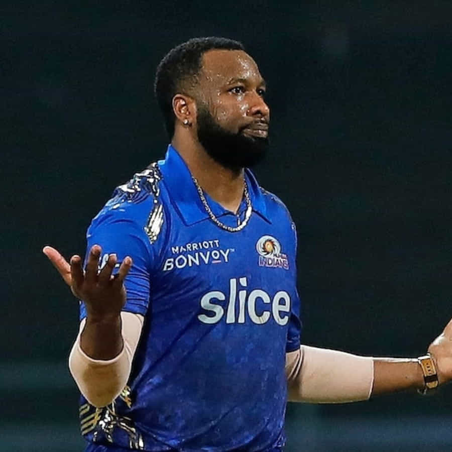 వెస్టిండీస్కు చెందిన కీరన్ పొలార్డ్ కూడా ఈసారి ముంబై ఇండియన్స్ తరపున ఆడడం లేదు. అతను IPL నుంచి రిటైర్ అయ్యాడు. అతను 2010 నుంచి జట్టులో ఉన్నాడు. ప్రస్తుతం ముంబై జట్టుకు బ్యాటింగ్ కోచ్గా పనిచేయనున్నాడు.