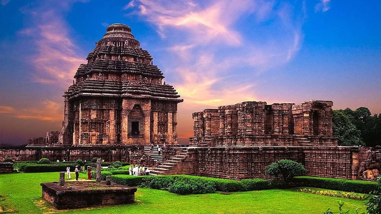 Konark Sun Temple: రథాన్ని పోలిన ఆలయం.. కోణార్క్ సన్ టెంపుల్ లో అడుగడుగునా విశేషాలే..