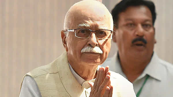 Babri Masjid: బాబ్రీ మసీద్ కేసులో అద్వానీకి ఊరట... ఆ పిటిషన్ను కోట్టేసిన అలహాబాద్ కోర్టు..