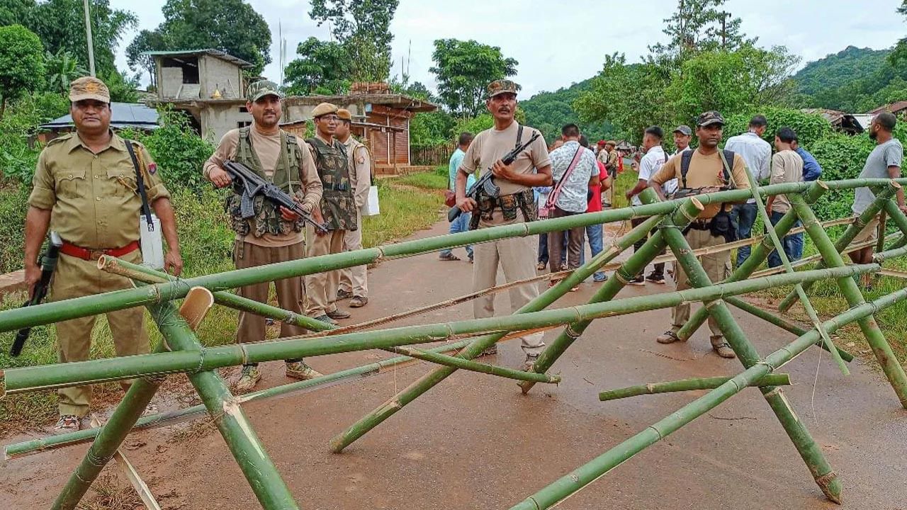 Border Disputes: రాష్ట్రాల మధ్య భగ్గుమంటున్న సరిహద్దు వివాదాలు.. ఏకంగా ప్రాణాలే పోతున్నాయ్..