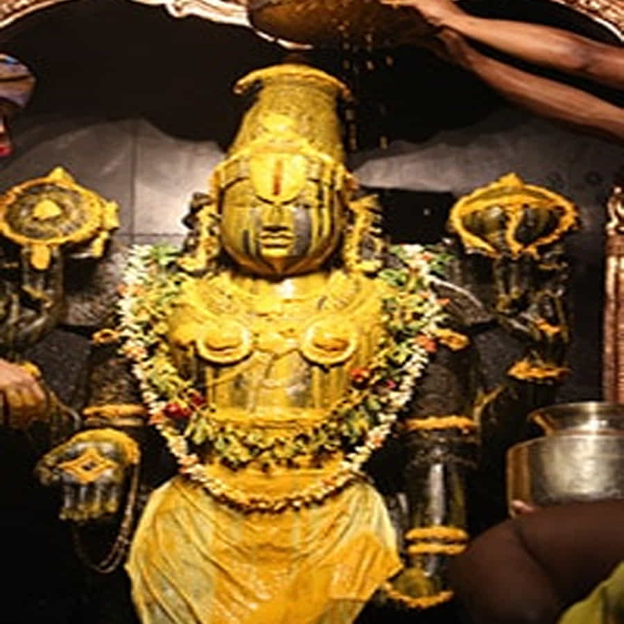 ప్రతి గురువారం, నిజ రూప దర్శనం సమయంలో, స్వామిని తెల్లటి చందనం పేస్ట్ తో అలంకరిస్తారు. ఈ అలంకరణను బయటకు తీసినప్పుడు, లక్ష్మీదేవి ముద్ర అలాగే ఉంటుంది. ఈ ముద్రను ఆలయ అధికారులు విక్రయిస్తారు.