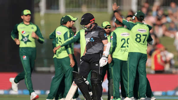 NZ vs PAK: ఫైనల్ టికెట్ పాకిస్తాన్దే.. మరోసారి ఆ సెంటిమెంట్కే బలైన కివీస్.. అందరి చూపు రేపటి మ్యాచ్పైనే..