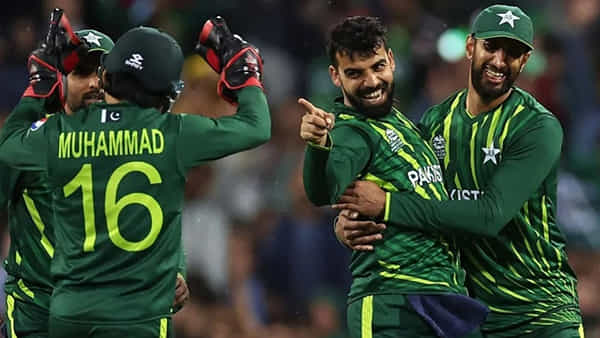 T20 World Cup: అపజయాలు.. ఆపై అవమానాలు.. అనూహ్యంగా పుంజుకుని ఫైనల్కు.. కప్ కోసం కసిగా ఆడుతున్న పాక్