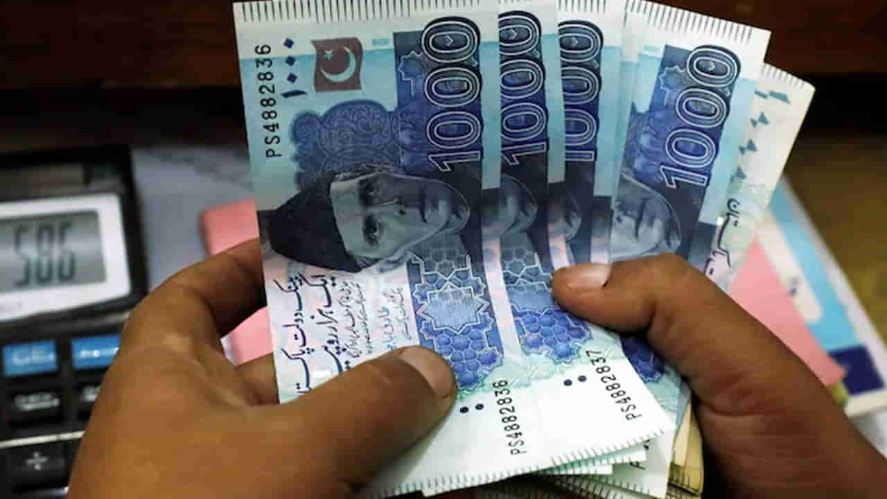 Viral: పోలీస్‌ అకౌంట్‌లోకి రూ. 10 కోట్లు.. విత్‌డ్రా చేసేందుకు రెడీ అవుతుండ‌గా.. చివర్లో ట్విస్ట్!