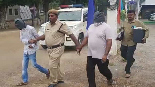 Andhra Pradesh: ఎంబీఏ కావాలా..? ఇంజనీరింగ్ కావాలా..? ఏ సర్టిఫికేట్ అయినా ఓకే అన్నారు.. కట్ చేస్తే..