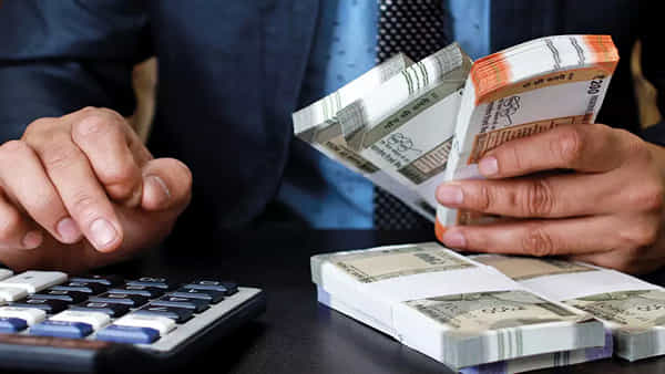 Personal Loan: పర్సనల్ లోన్ తీసుకోవాలనుకుంటున్నారా? ఈ విషయాలు తెలుసుకోండి!