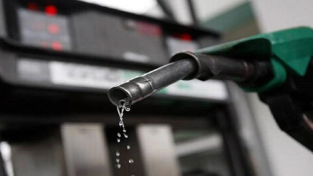 Petrol, Diesel Price: స్వల్పంగా పెరిగిన క్రూడాయిల్‌ ధర.. దేశంలో పెట్రోల్‌, డీజిల్‌ ధరలు