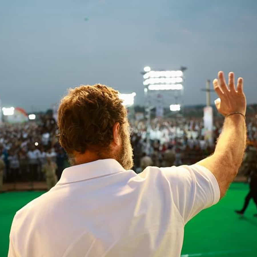 తెలంగాణలో 375 కిలోమీటర్ల పాదయాత్ర చేసిన రాహుల్ గాంధీ.. ప్రతి రోజు ఉదయం 6 గంటల నుంచి 15 కిలోమీటర్లు.. సాయంత్రం 4 గంటల నుంచి 10 కిలోమీటర్ల యాత్ర సాగింది..