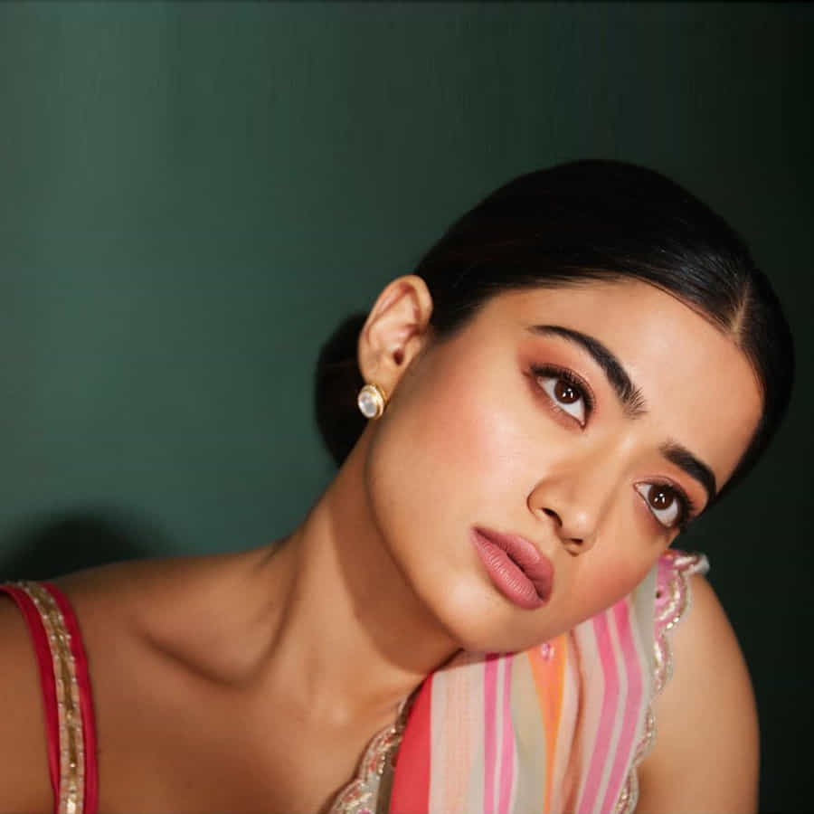 మిషన్ మజ్ను మేకర్స్ రష్మికకు షాక్ ఇచ్చారు. ఈ సినిమాను డైరెక్ట్గా ఓటీటీలో రిలీజ్ చేసేందుకు రెడీ అవుతున్నారు. ప్రజెంట్ బాలీవుడ్ సిచ్యుయేషన్ అంత ఆశాజనకంగా లేకపోవటంతో డిజిటల్ రిలీజే సేఫ్ అని ఫీల్ అవుతున్నారు.