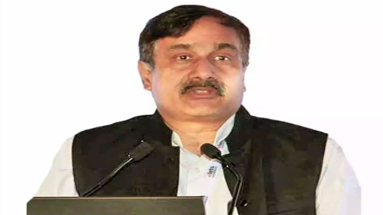 AP CS Sameer Sharma: ఏపీ సీఎస్ సమీర్ శర్మకు తీవ్ర అస్వస్థత.. సెక్రటేరియట్లో రివ్యూ చేస్తూ..
