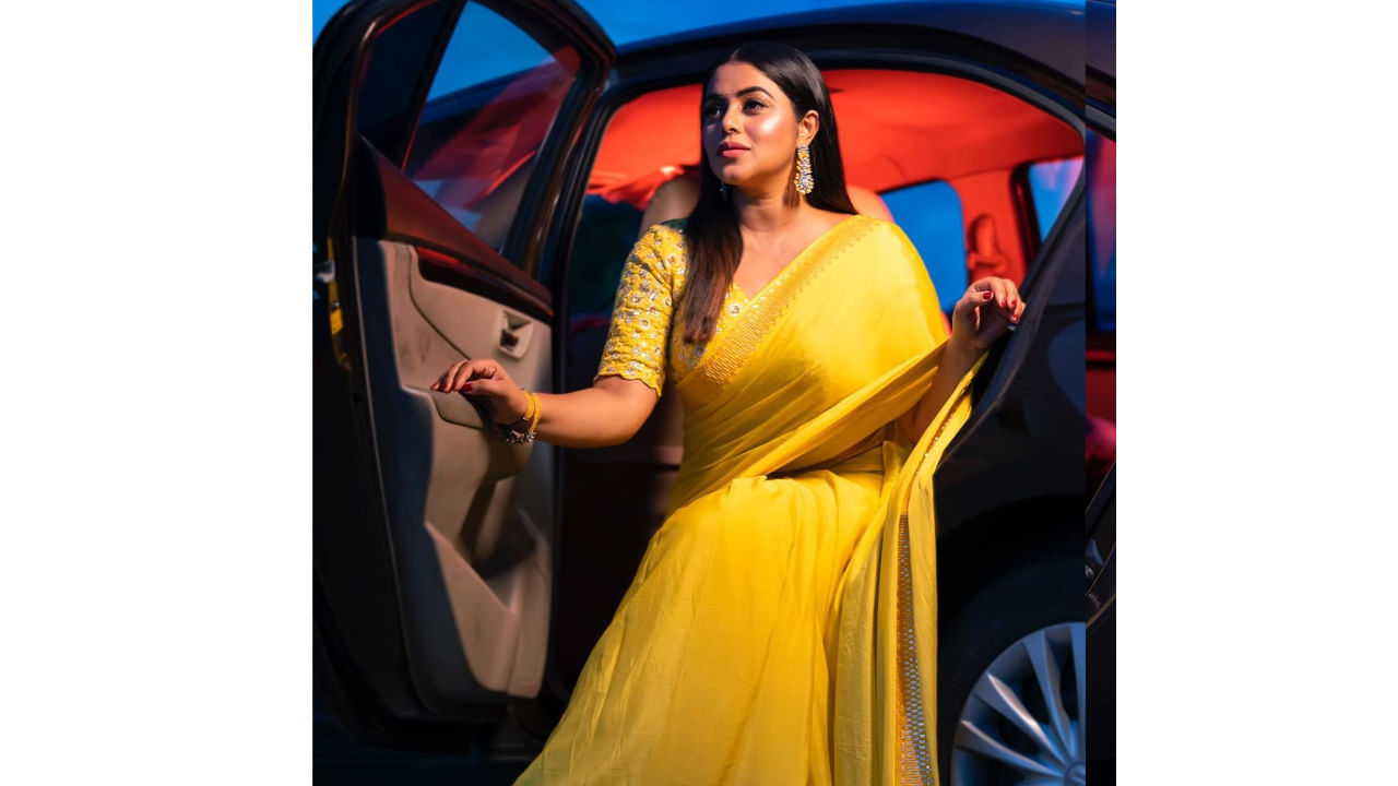 పూర్ణ.. గురించి ప్రత్యేకంగా పరిచయం చేయాల్సిన పనిలేదు. ఓ వైపు టీవీల్లో వివిధ షోల్లో జడ్జీలుగా చేస్తూనే అవకాశం ఉన్నప్పుడల్లా సినిమాల్లో కనిపిస్తున్నారు.
