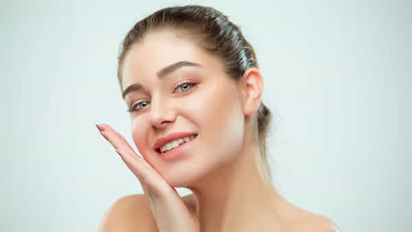Skin Care Tips: ఈ సింపుల్ టిప్స్ తో.. మీ చర్మ సౌందర్యాన్ని కాపాడుకోవచ్చు..