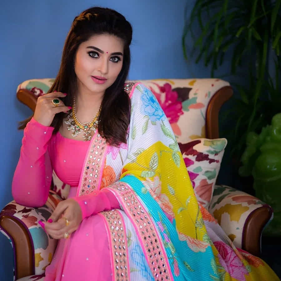 తెలుగు ప్రేక్షకులకు హీరోయిన్ స్నేహ గురించి ప్రత్యేకంగా చెప్పాల్సిన పనిలేదు. తన నటనతో టాలీవుడ్ ఆడియన్స్ను ఆకట్టుకుంది స్నేహ. గ్లామరస్ పాత్రకు అమడ దూరంలో ఉంటూ… కంటెంట్ ప్రాధాన్యత ఉన్న సినిమాలను ఎంచుకుంటూ సుధీర్ఘ కాలంపాట్ టాప్ హీరోయిన్గా కొనసాగింది.