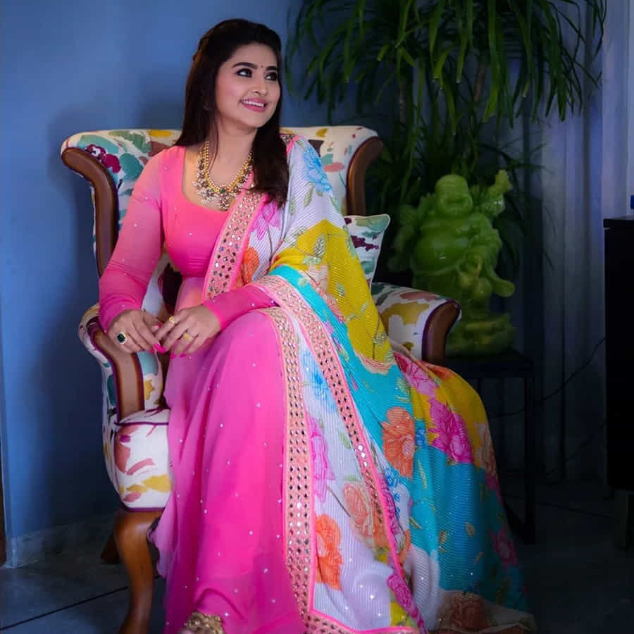 తెలుగు ప్రేక్షకులకు హీరోయిన్ స్నేహ గురించి ప్రత్యేకంగా చెప్పాల్సిన పనిలేదు. తన నటనతో టాలీవుడ్ ఆడియన్స్ను ఆకట్టుకుంది స్నేహ. గ్లామరస్ పాత్రకు అమడ దూరంలో ఉంటూ… కంటెంట్ ప్రాధాన్యత ఉన్న సినిమాలను ఎంచుకుంటూ సుధీర్ఘ కాలంపాట్ టాప్ హీరోయిన్గా కొనసాగింది.