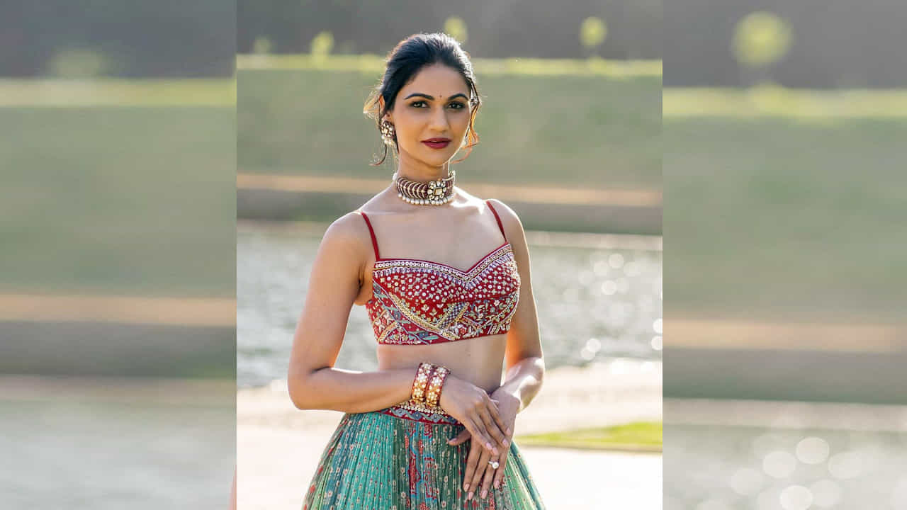 టాలీవుడ్ హీరోల సతీమణులు కూడా హీరోలతో సమానమైన ఫ్యాన్ ఫాలోయింగ్ను సంపాదించుకుంటున్నారు. వీరిలో ముందు వరుసలో ఉండే వారిలో అల్లు అర్జున్ భార్య.. స్నేహా రెడ్డి ఒకరు. హీరోయిన్ తలపిస్తున్న అల్లు కోడలు స్నేహ ఫొటోస్.