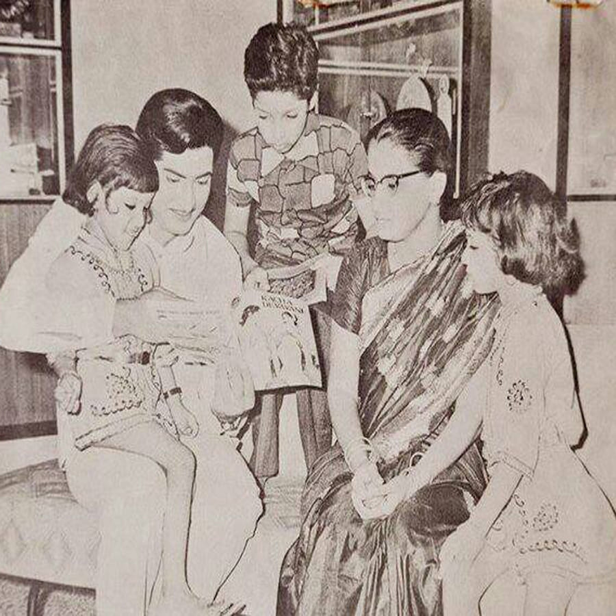 కృష్ణ ఫ్యామిలీ రేర్ ఫోటోలు.. 