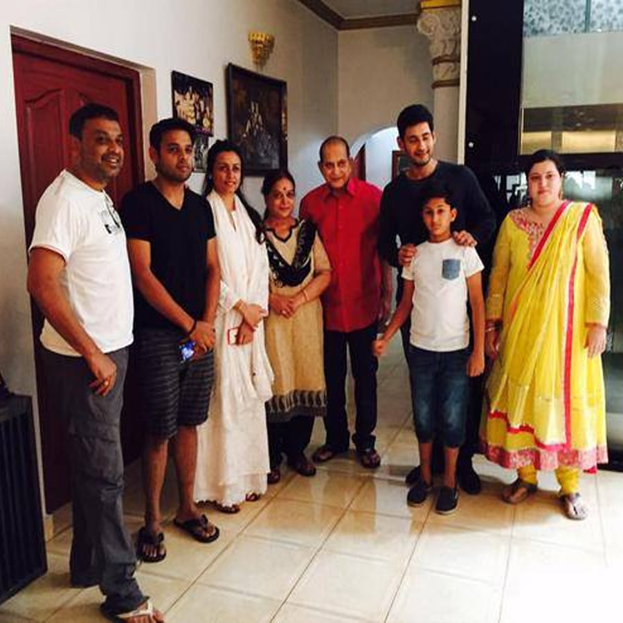 కృష్ణ ఫ్యామిలీ రేర్ ఫోటోలు.. 