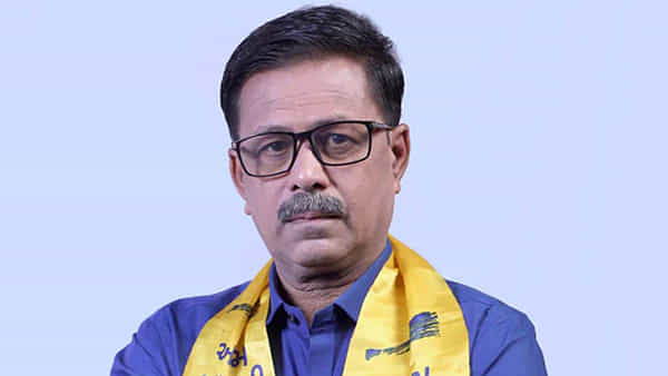 Gujarat AAP vs BJP: గుజరాత్లో ఆమ్ఆద్మీ పార్టీకి షాక్.. నామినేషన్ ఉపసంహరించుకున్న కీలక అభ్యర్థి..