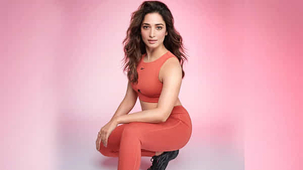 Tamannaah: ఫ్యాన్స్కు షాక్ ఇచ్చిన మిల్కీబ్యూటీ.. ఒక్క ఫోటోతో హింట్ ఇచ్చేసిందా..?